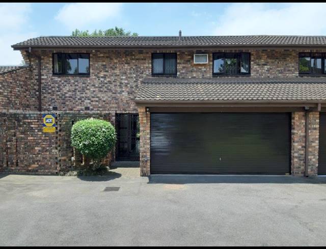 3 BEDROOM DUPLEX SOLD IN COWIES HILL PARK